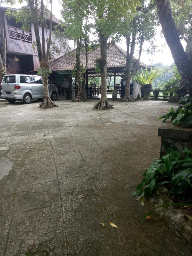 Bintang Munduk Hotel Exterior photo